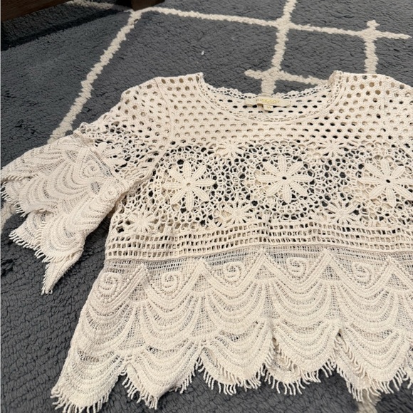 Rebellion Cream Crochet Lace Blouse - Picture 4 of 6